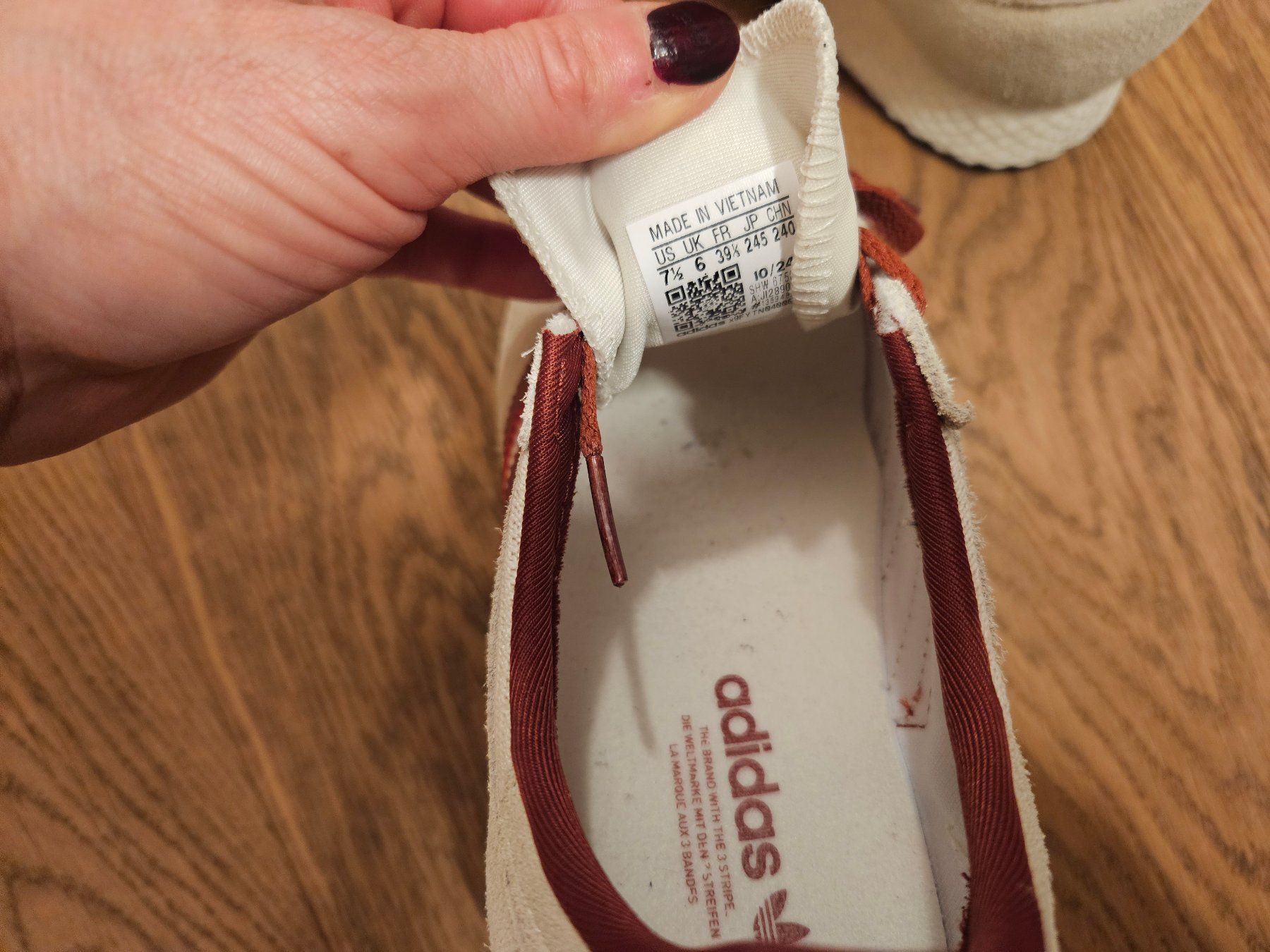 Adidas Scarpe da donna: Adidas Atlanta Sneaker 39 1/3 – Nuovo (secondo la descrizione) da Gais venduto da shadow_puppet 2