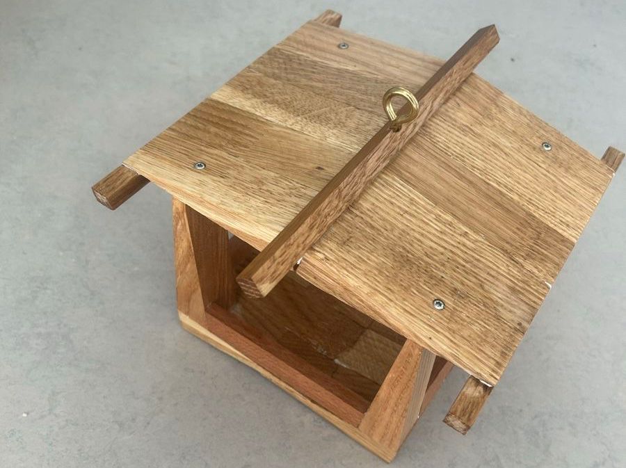 Vogelhäuser: Vogelhaus Vogelfutter echtholz Eiche – Neu (gemäss Beschreibung) aus Hittnau von Oracel 1