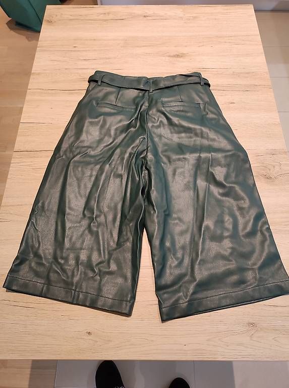 Pantaloni: Pantalon scai / simili vert – Usato da Bellevue venduto da xuxana 4
