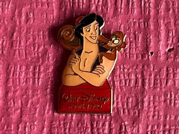 Placchette & Badge: Comic Pin – Usato da Itingen venduto da Bebbi6569