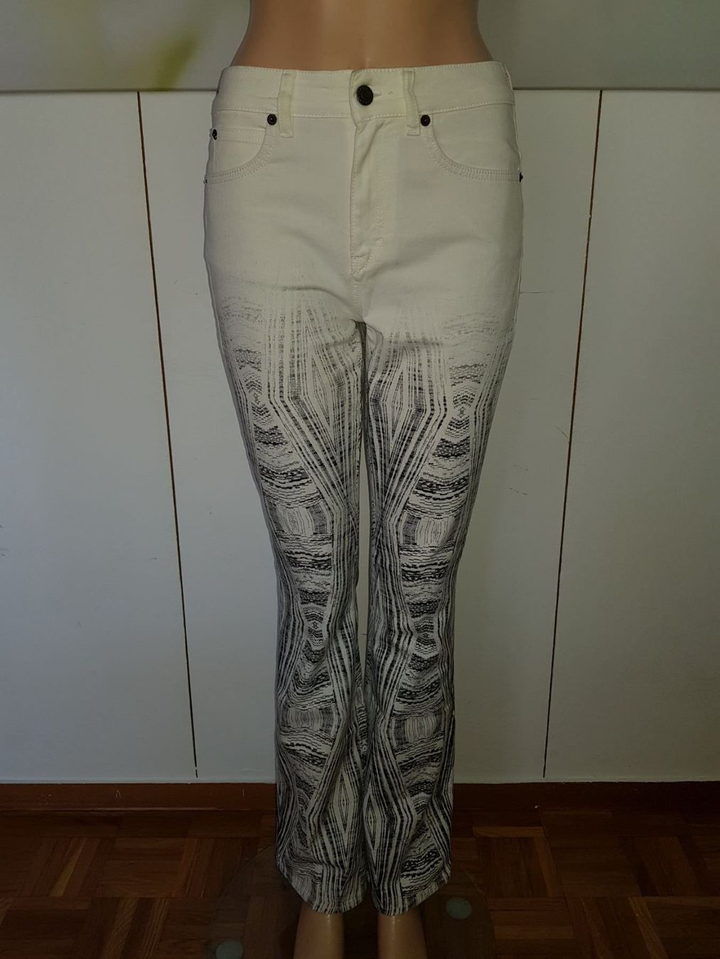Drykorn Jeans: DRYKORN Jeans taille / Grosse W28 L32 – Gebraucht aus Cossonay-ville von Super-Price-Quality