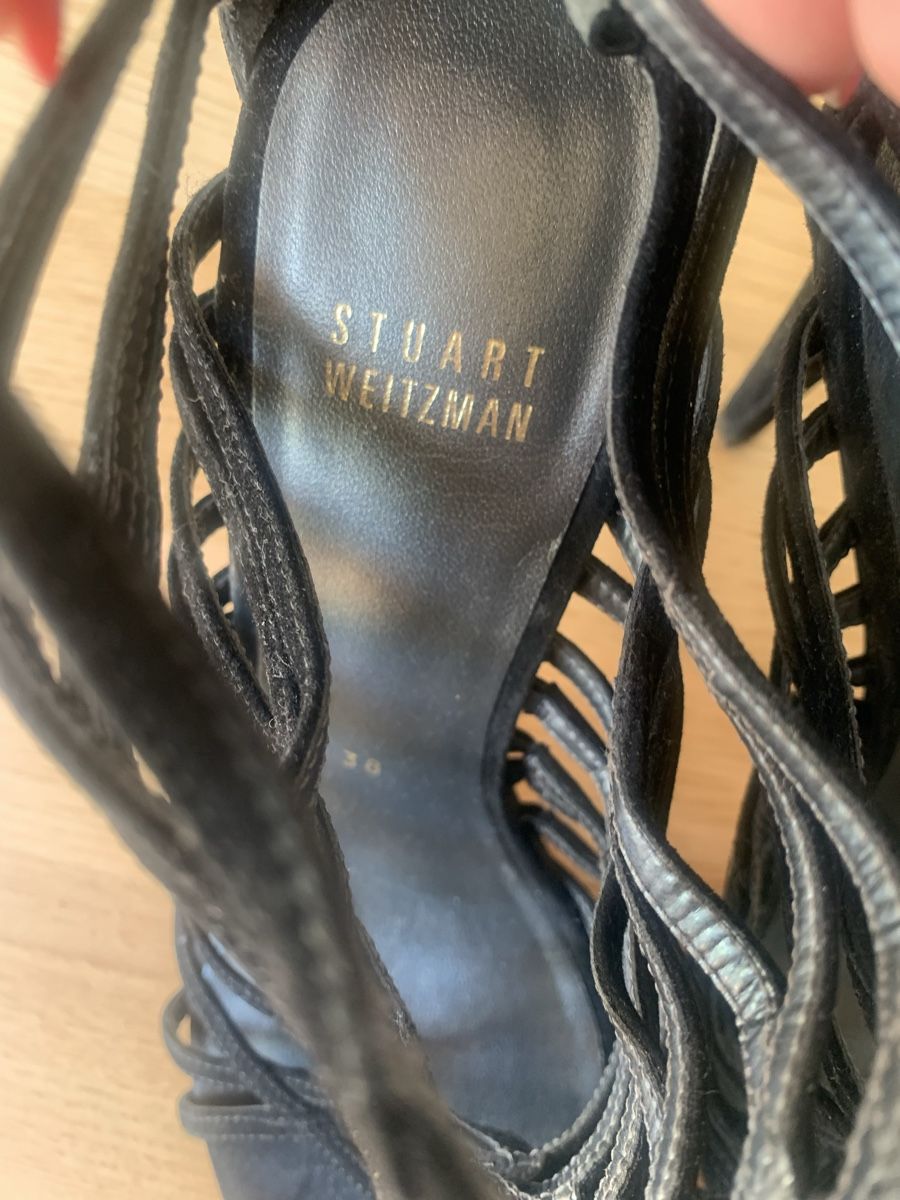 Stuart Weitzman Scarpe da donna: Stuart Weitzman schwarze High Heels aus Wildleder Gr. 38 – Nuovo (secondo la descrizione) da Regensdorf venduto da secondchancefashion 5