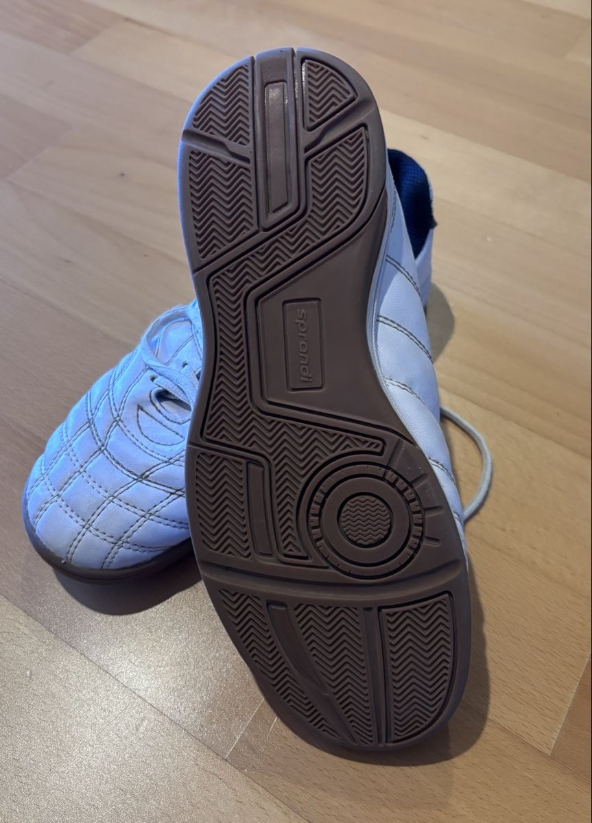 Schuhe für Jungen: Sprandi Hallenturnschuh 38 – Gebraucht aus Bonstetten von swiss_diver 1