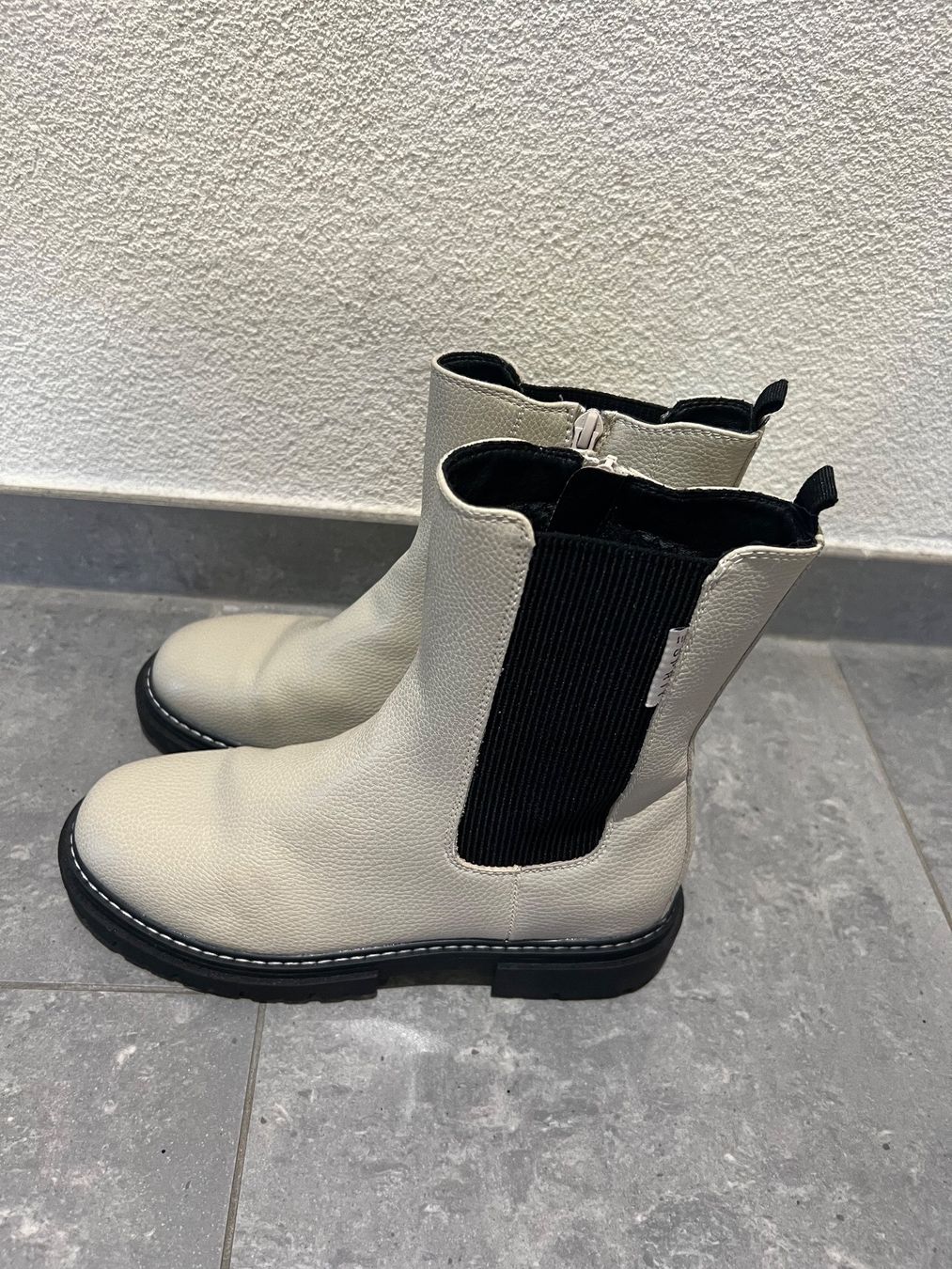 Esprit Schuhe für Mädchen: Esprit Stiefel Grösse 36 – Gebraucht aus Würenlingen von Isa750 1