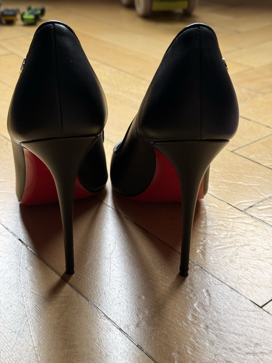 Christian Louboutin Scarpe da donna: Christian Louboutin – Usato da Bern venduto da doc_868t 1
