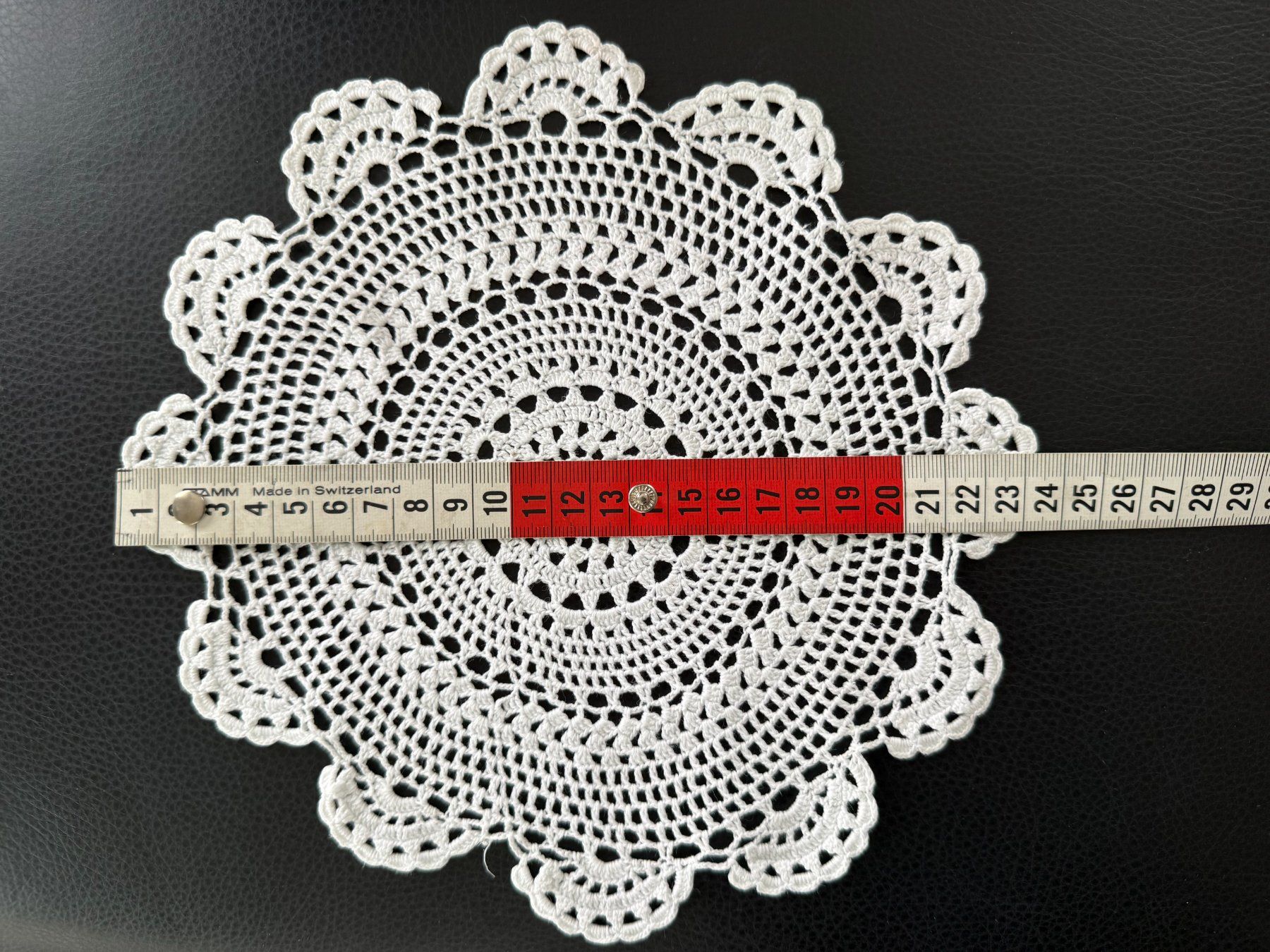 Sottobicchieri: Spitzendeckchen  Untersetzer  gehäkelt  Farbe weiss – Usato da Subingen venduto da ArtBead 3
