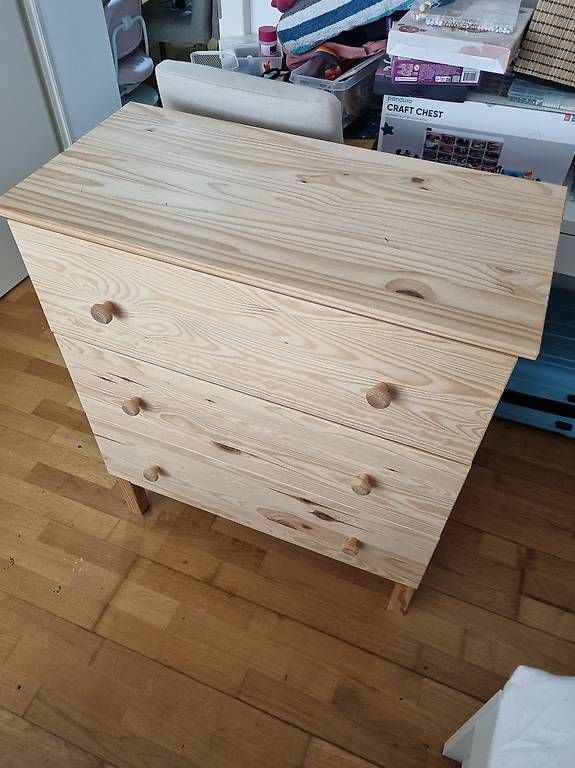 Ikea Armadi: Schrank aus Holz von Ikea – Usato da Degersheim venduto da sil_yl2x