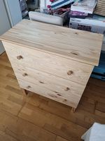 Schrank aus Holz von Ikea