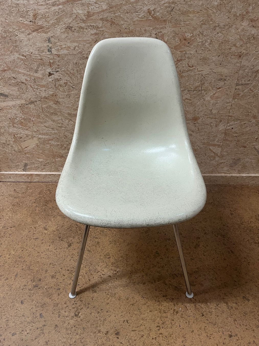 Herman Miller Stühle: Original Eames Side Chair 5er Set – Gebraucht aus Zürich von zin_25rp 1