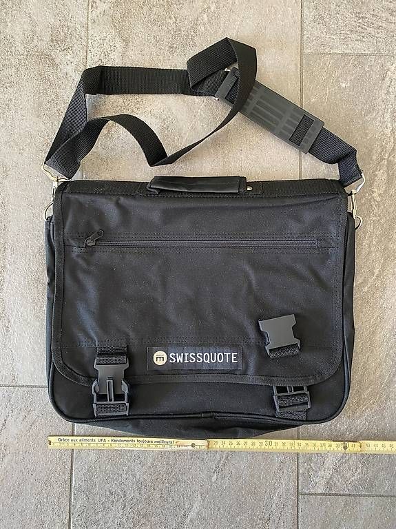 Valigie & Borse: Vendo custodia per PC laptop – Usato da Sorengo venduto da ndilla 1