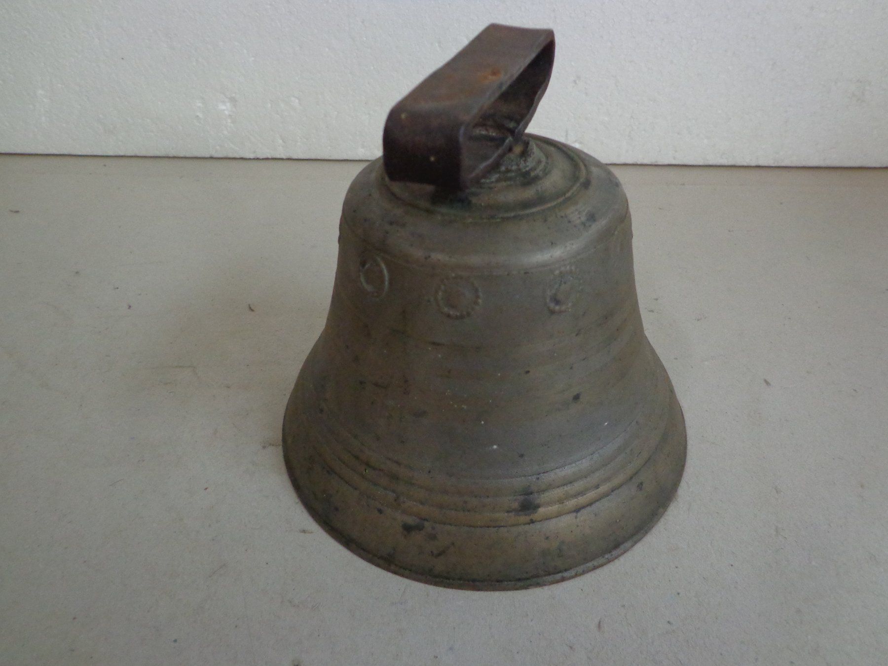 Glocken & Treicheln: Kuhglocke mit 16cm Durchmesser – Gebraucht aus Zofingen von goezi 1