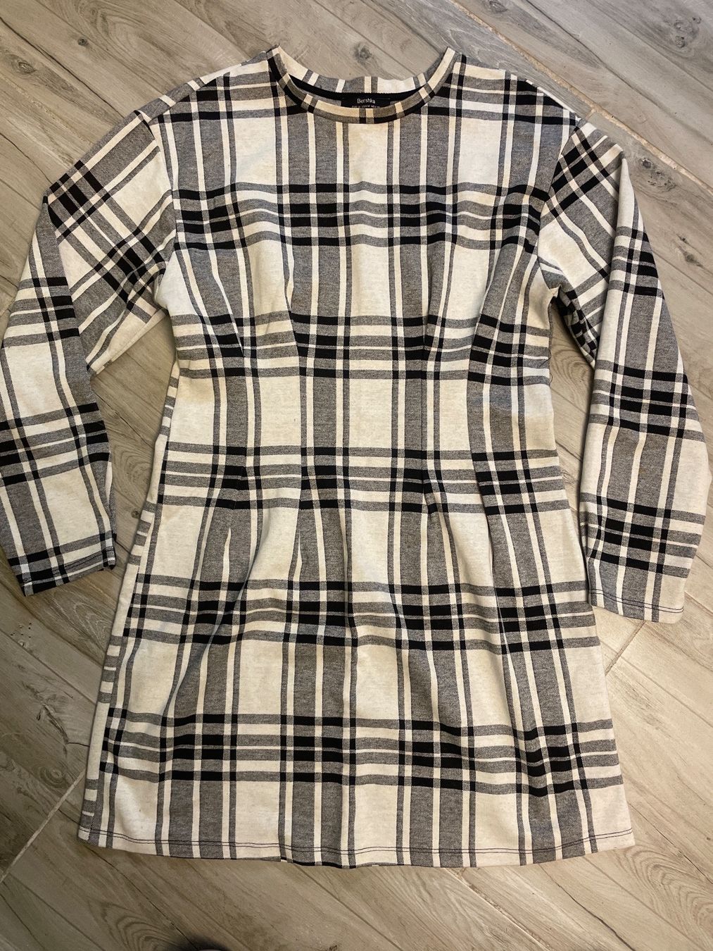 Bershka Kleider: BERSHKA Kleid Gr.M – Gebraucht aus Obergerlafingen von cabo4