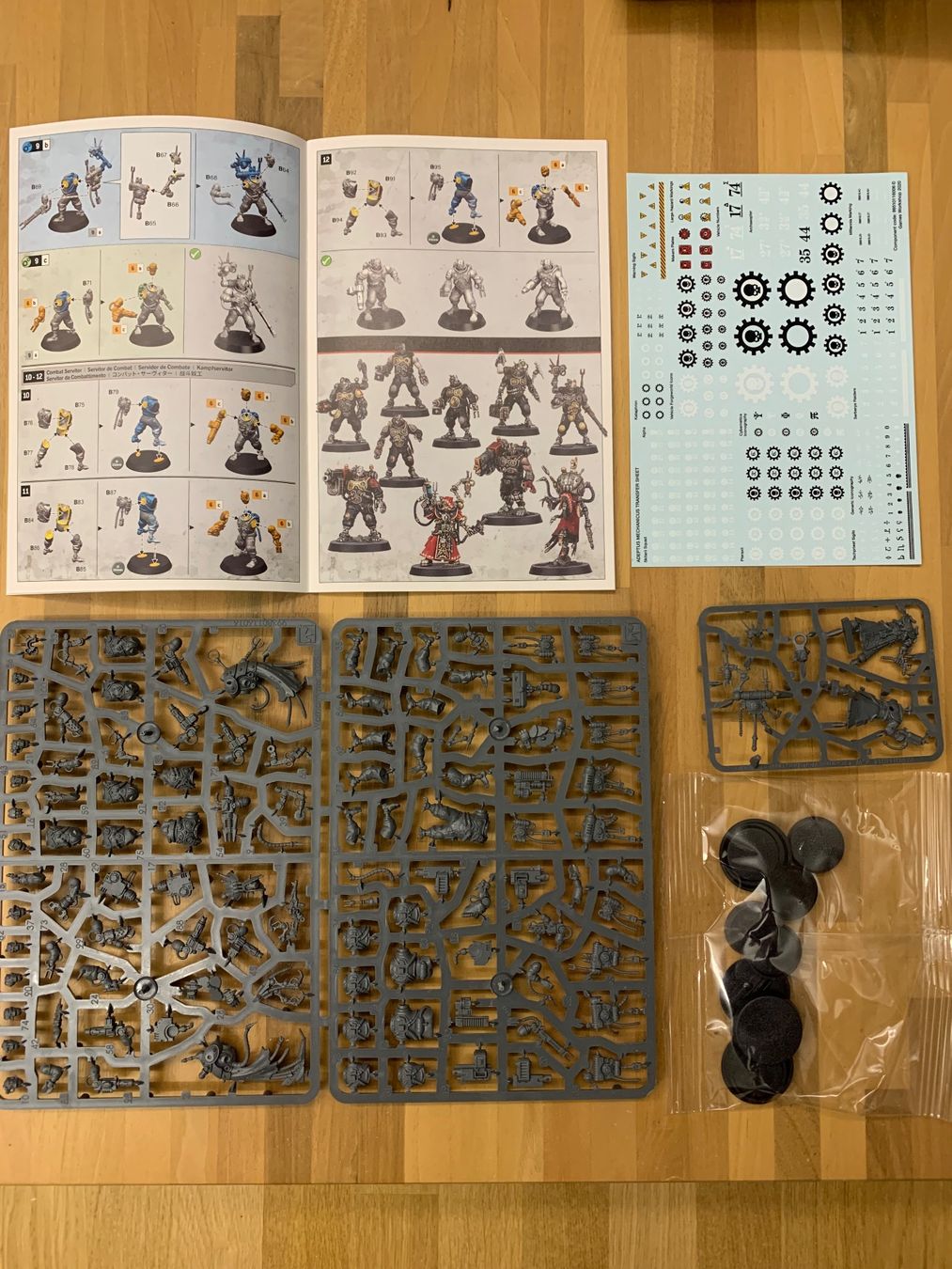 Statuette: Warhammer 40000 Adeptus Mechanicus Kill Team Battleclade – Nuovo (secondo la descrizione) da Winterthur venduto da Compiorg 1