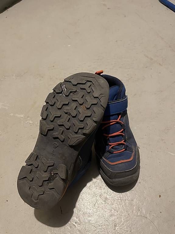 Decathlon Scarpe per ragazzi: Chaussures de marche quechua 31 – Usato da Grattavache venduto da Benterra 2
