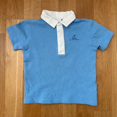 Sommerliches Poloshirt mit Segelboot, Grösse 86, Top!
