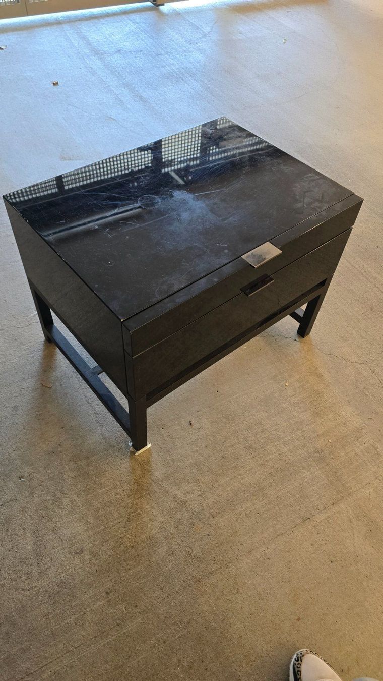Minotti Comodini: Minotti Harvey Nachttisch – Usato da Zürich venduto da mes_2bdd 1