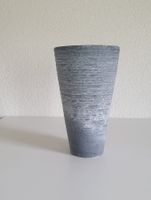 betongraue Keramik Vase