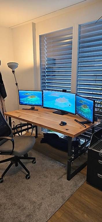 Tavoli: Bürotisch mit handgefertigter Eichenholzplatte – Usato da Muolen venduto da ToBlick 1