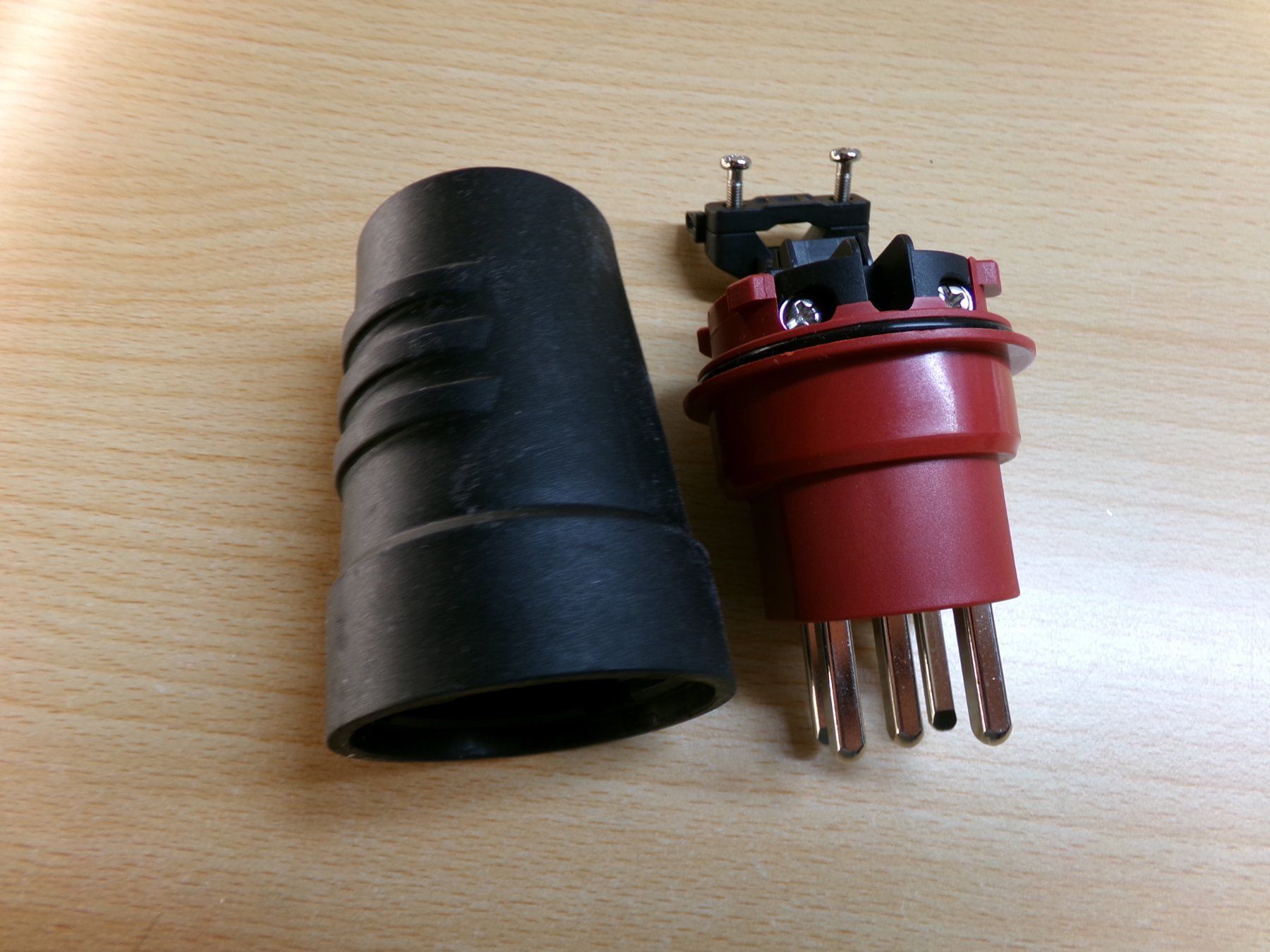 Spine: Stecker Typ25 IP55 KEDU – Nuovo (secondo la descrizione) da Hombrechtikon venduto da HaGeKa50 1