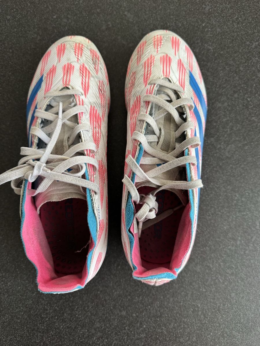 Adidas Scarpe da uomo: Chaussures de foot Adidas Predator, taille 40, rose – Usato da Gland venduto da danbon5 1