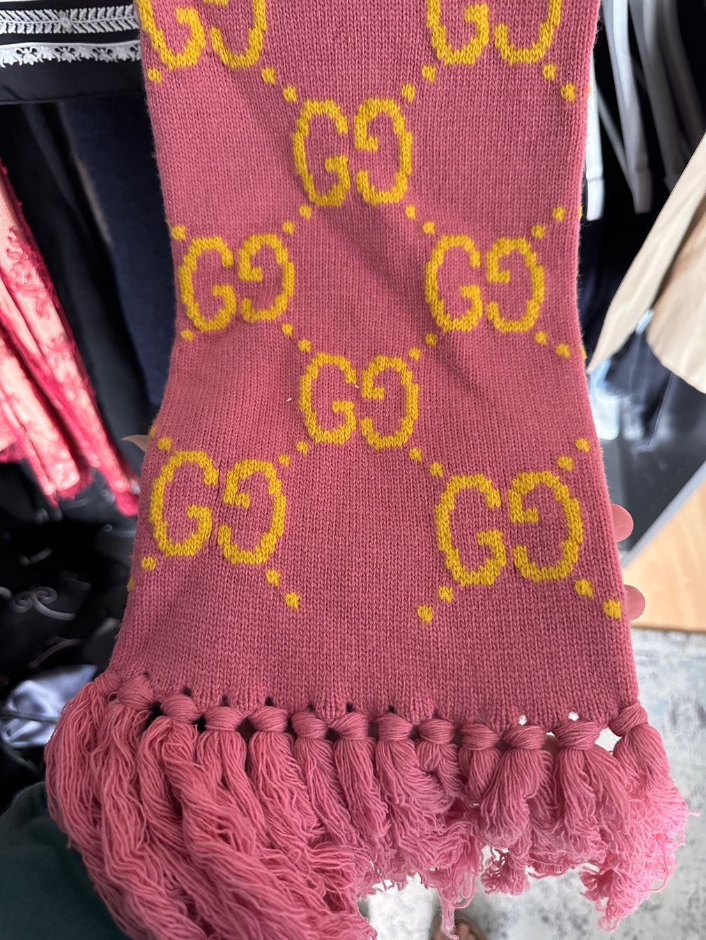 Gucci Foulard & Sciarpe: Gucci Schal Original pink – Usato da Zürich venduto da Naohmyxraphaela 2