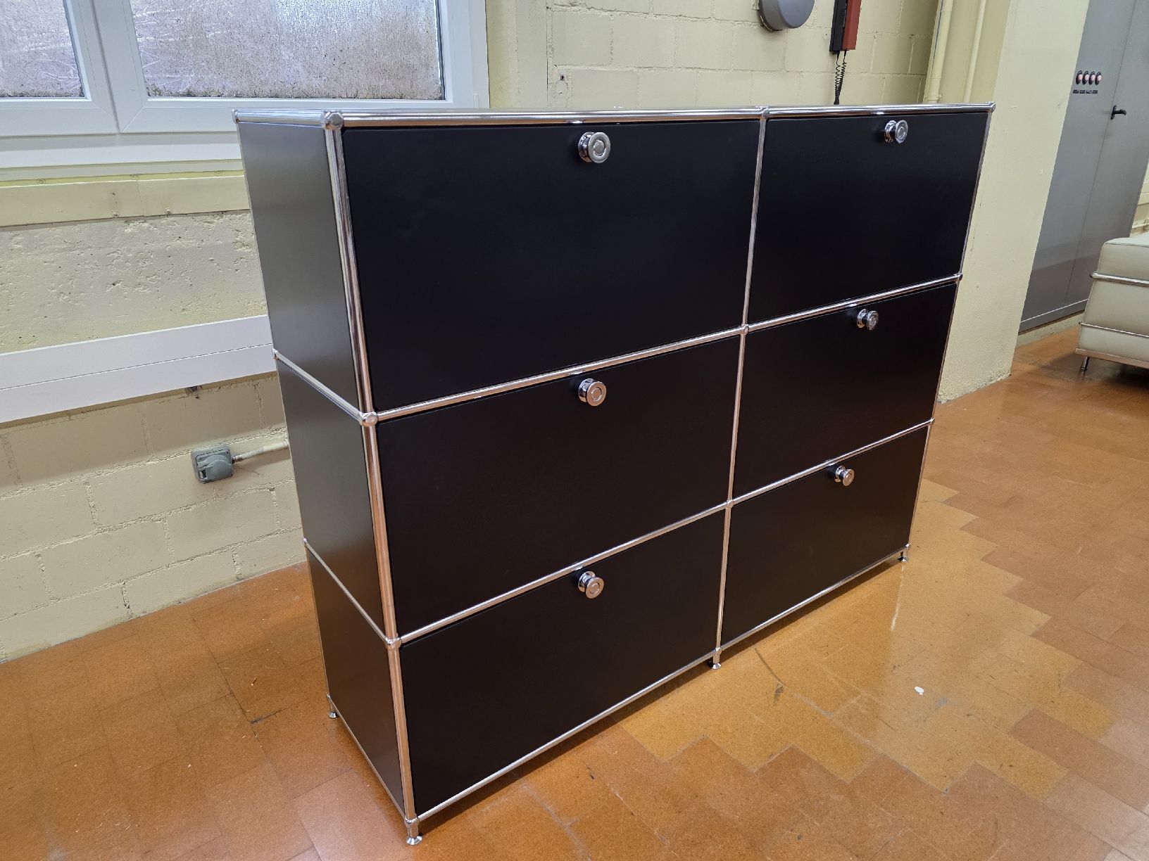 Flexcube Scaffali: Designer Regal Flexcube in schwarz – Usato da Lichtensteig venduto da Polsterwerk 5