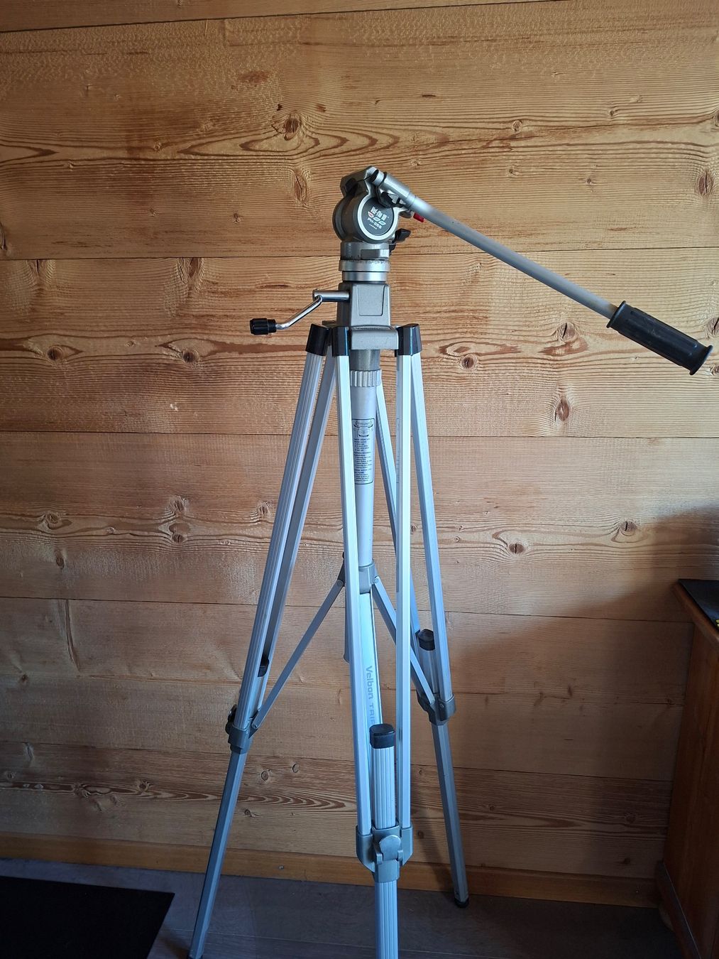 Altri Accessori: Stativ für Videokamera – Usato da Lenk im Simmental venduto da pat_x6d7