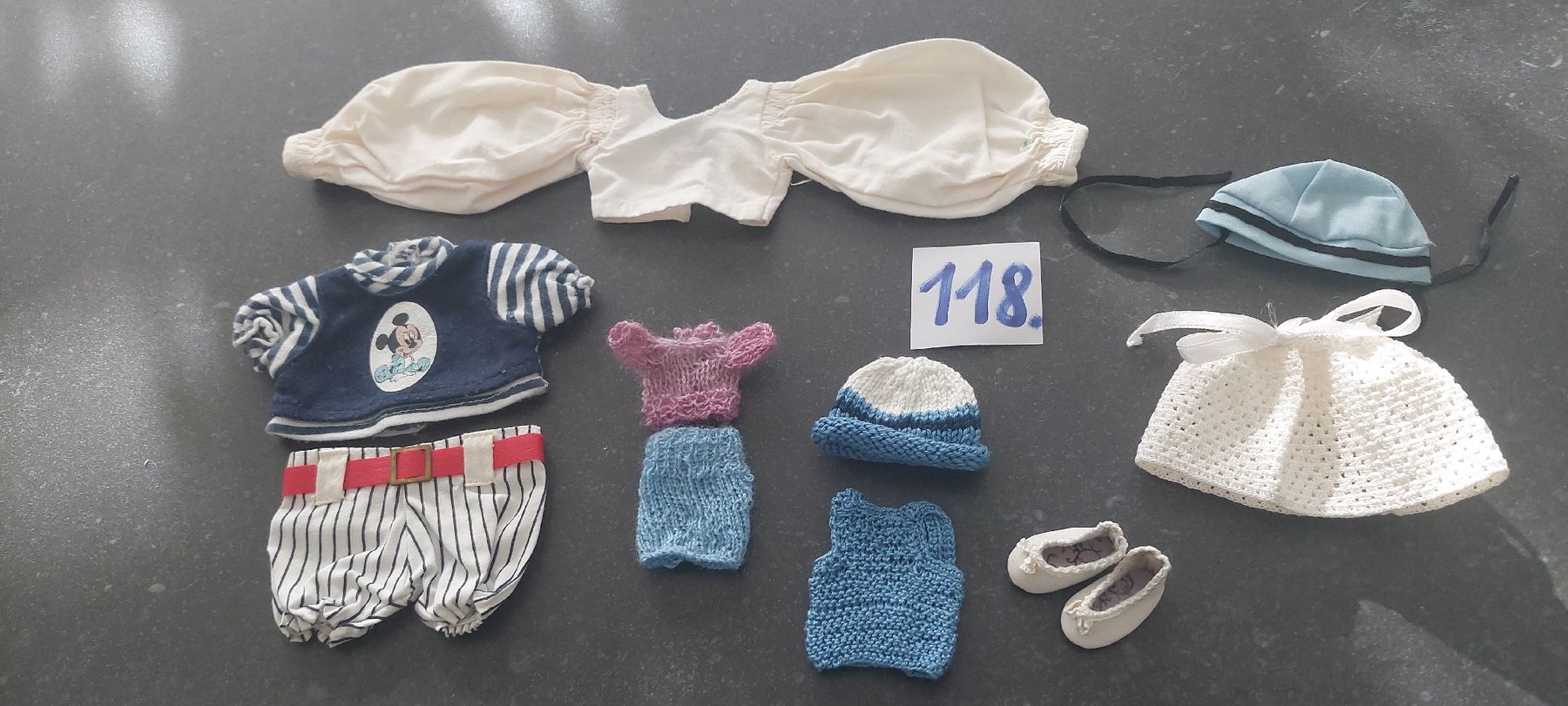 Poupées: versch Puppenkleider  – D'occasion à Muri AG par nindo1