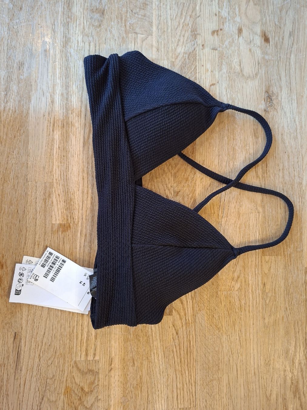 H&M Badekleider & Bikinis: Damen Bikini Oberteil schwarz H&M Neu – Gebraucht aus Leuk-Stadt von See_Lin