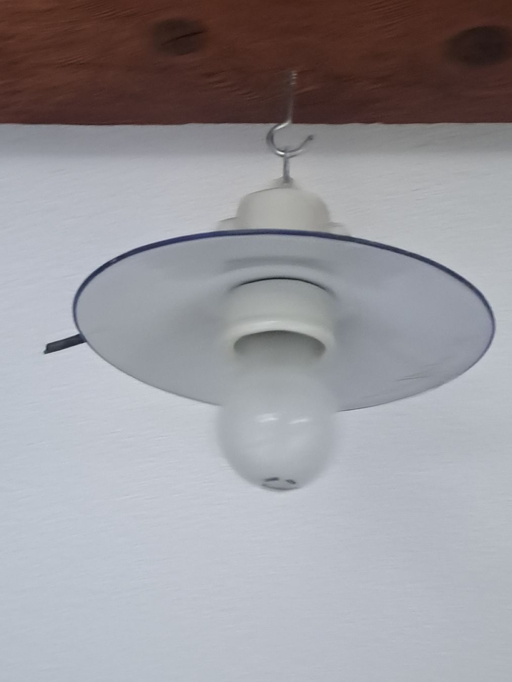 Kronleuchter & Deckenlampen: Stall Lampe Industrielampe antik – Gebraucht aus Wettingen von ML03