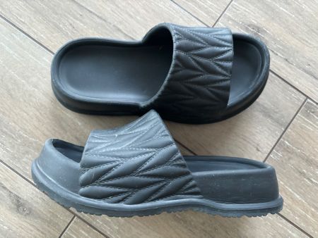 37_Badeschuhe