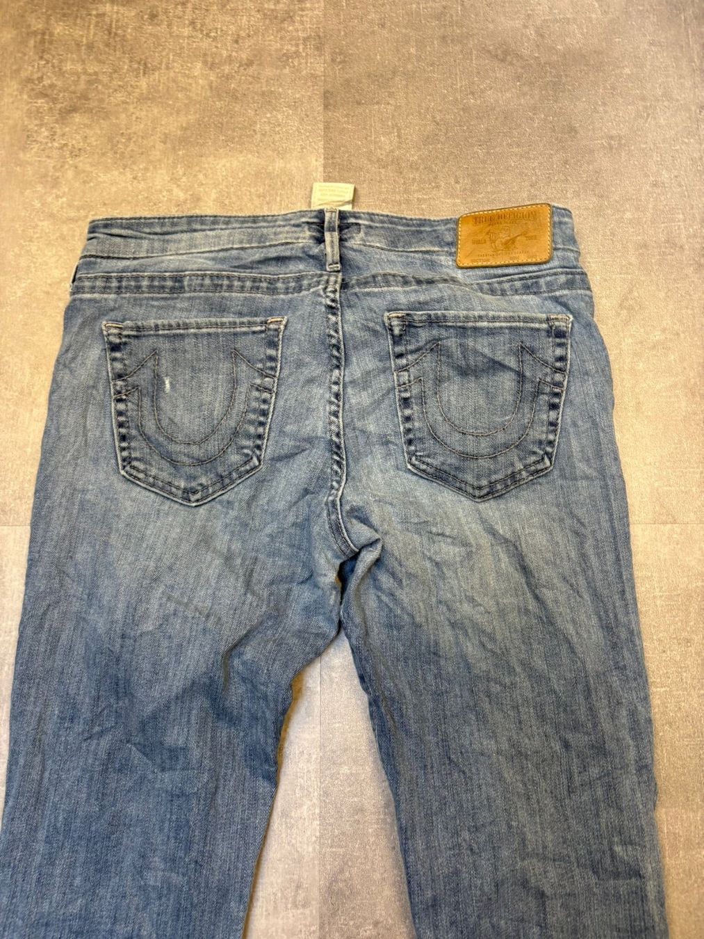 True Religion Jeans: True Religion Bootcut Flared Jeans – Grösse M/30 – Usato da Werdenberg venduto da hase.vintage