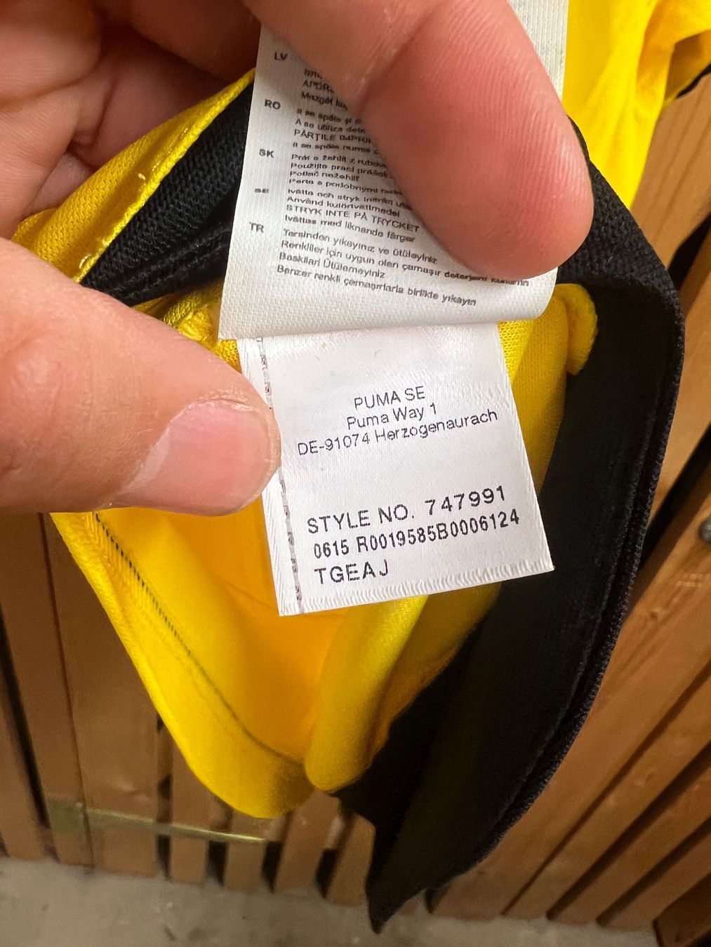 Puma Canottiere & Pantaloni: BVB Dortmund Puma Trikot Aubameyang – Usato da Cully venduto da DealerPrice 5