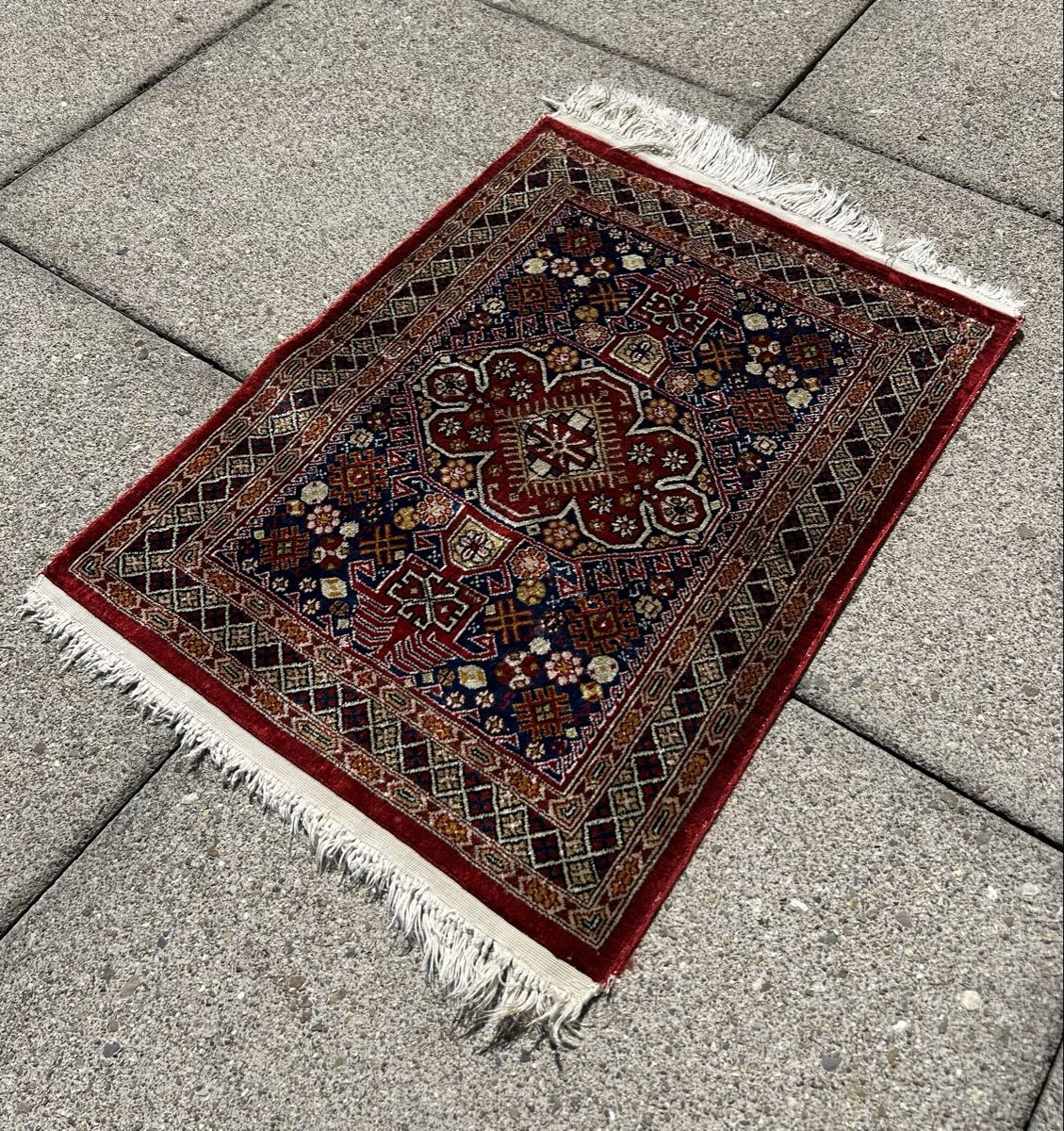 Teppiche: Orientteppich aus Seide, rot, blau – Gebraucht aus Brugg von Le3712 4