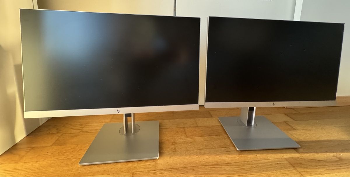 Hewlett Packard Monitor: 2 Bildschirme / Monitore 55,5 cm – Usato da Emmenbrücke venduto da Herzog07 2