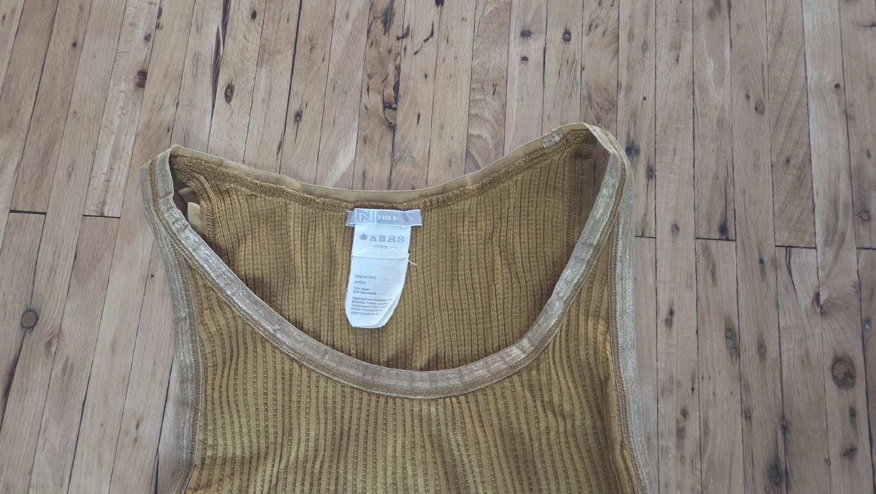 Nile Top: Nile Top – Usato da Winterthur venduto da sandi99