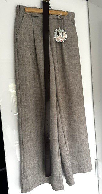 Pantaloni: +  nEue DaMenhoSe  + – Usato da Winkel venduto da zeho