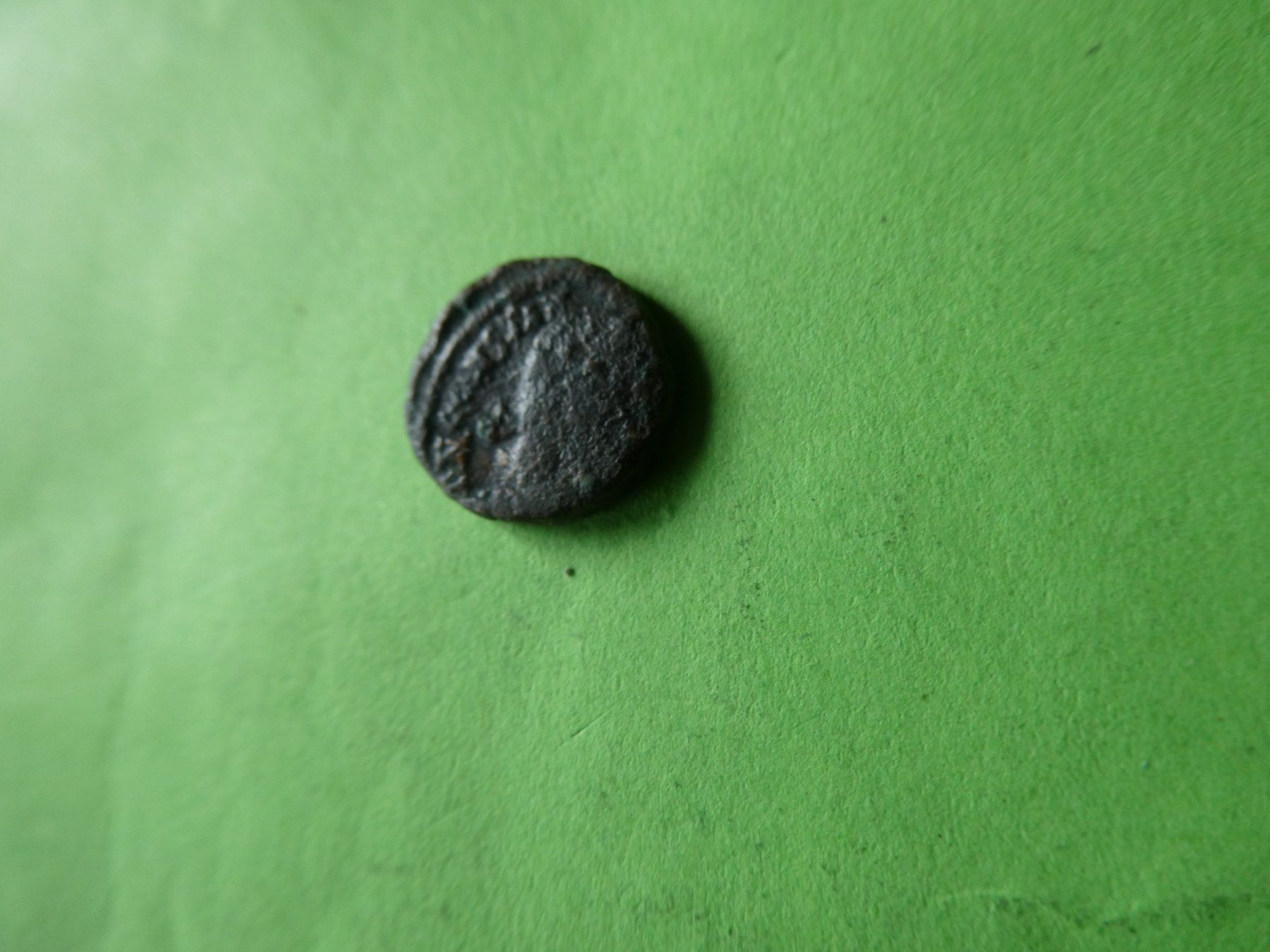 Tutti le monete: uralte Bronzemünze 13 mm     1.99 g – Usato da Hinterforst venduto da Rohusri 1