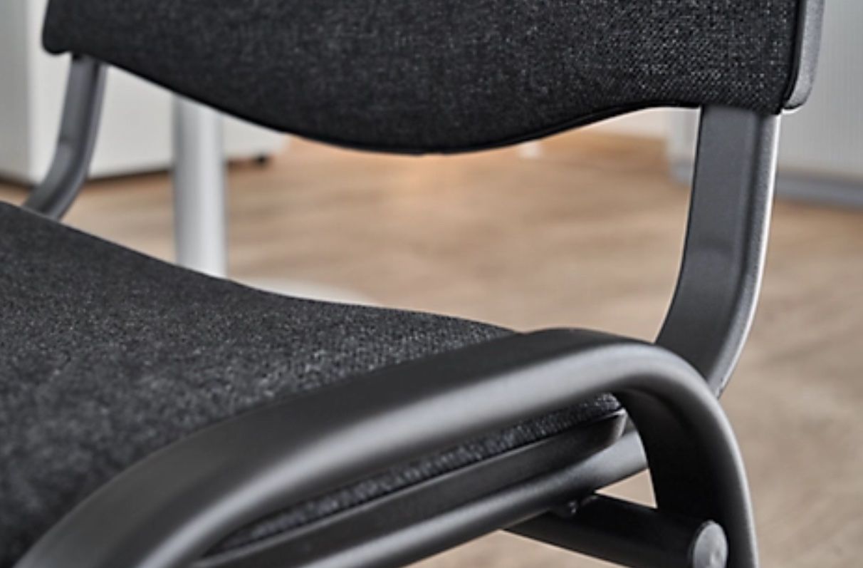 Chaises: neuer Stapelstuhl ISO Basic, Gestell schwarz, anthrazit – Neuf (Voir description) à Necker par liq24 4
