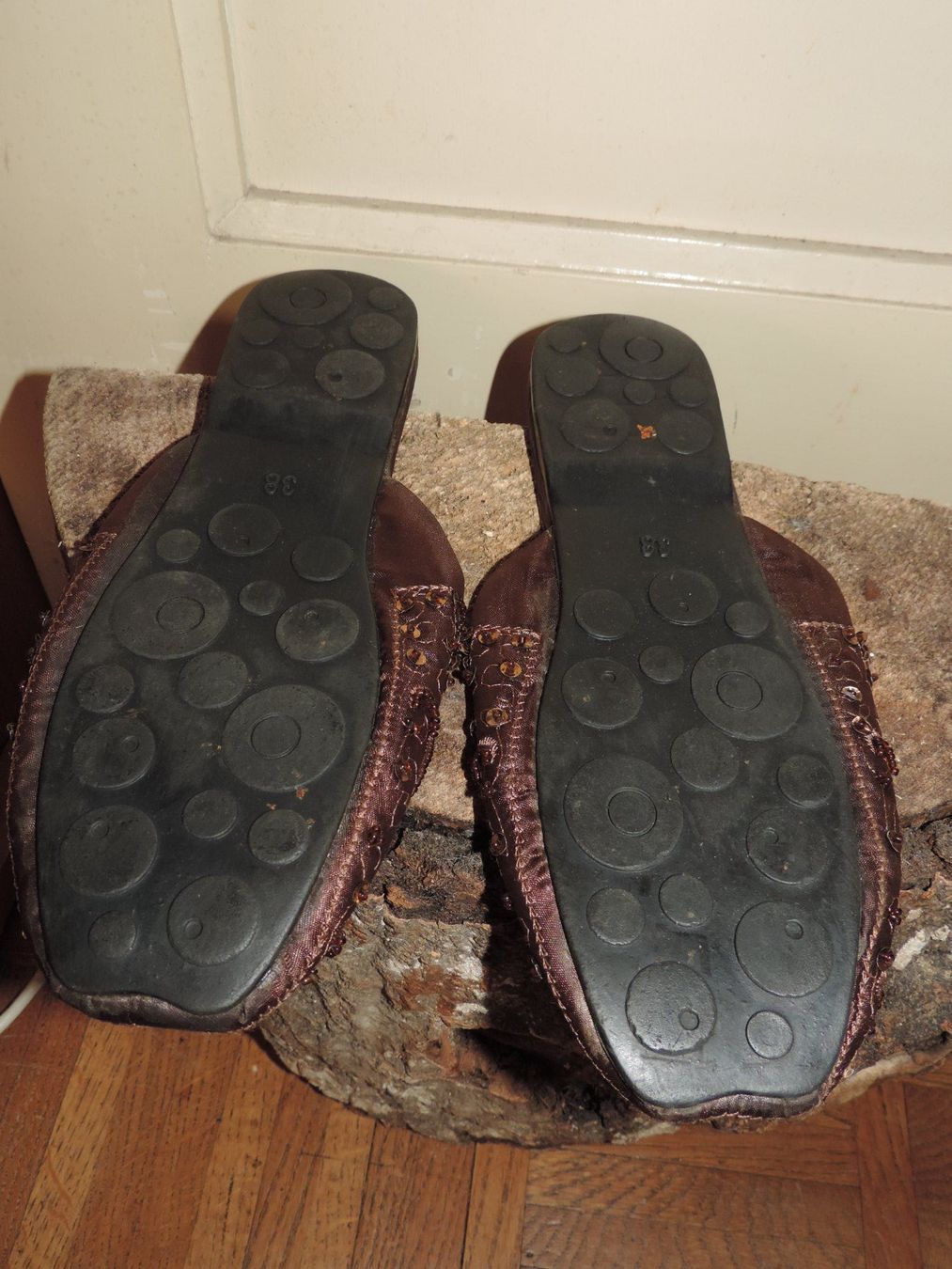 Chaussures femmes: mules babouche brune avec perle – D'occasion à Genève par Axelle333 9