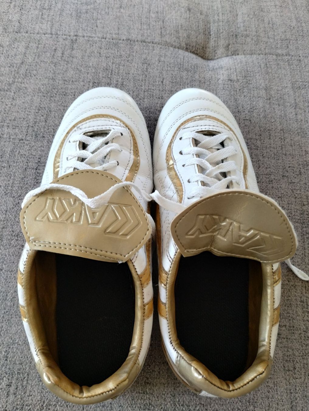 Scarpe da uomo: Chaussure de Foot taille 41 "Aky" – Usato da Lausanne venduto da Martinucci 5