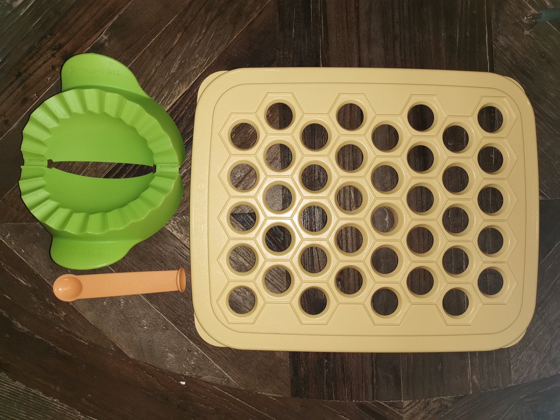 Tupperware Elettrodomestici da cucina: Tupperware Ravioli maker/ Happy Snack + Teigfalle – Nuovo (secondo la descrizione) da Stäfa venduto da basidis 4