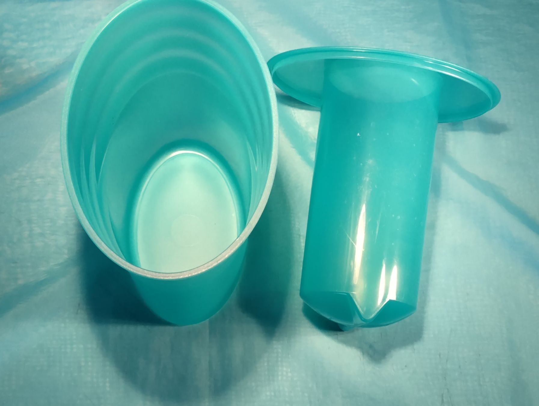 Sonstiges: Tupperware Sektkühler, Weinkühler, türkis, 1L – Gebraucht aus Bellach von JingleCherry 5