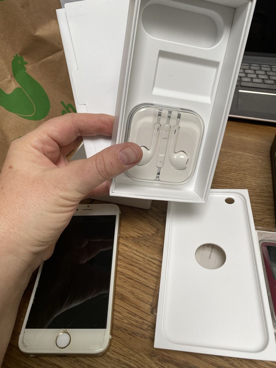 Apple Telefoni cellulari / Smartphones: Apple iPhone Set: 3GS, 6S & iPod – Usato da Thalwil venduto da Alice015 2