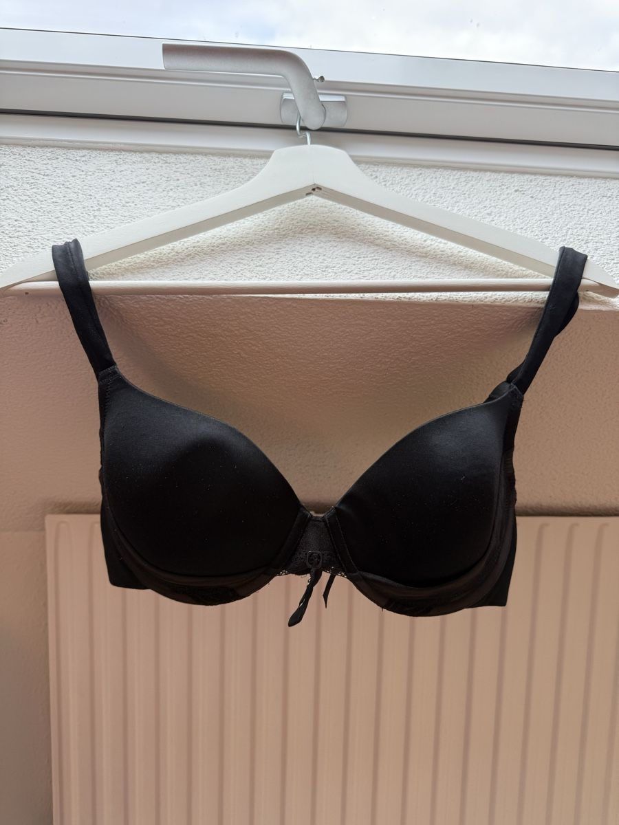 Triumph Altra biancheria intima: Triumph BH, schwarz, Grösse 75D – Usato da Zürich venduto da tina_lea