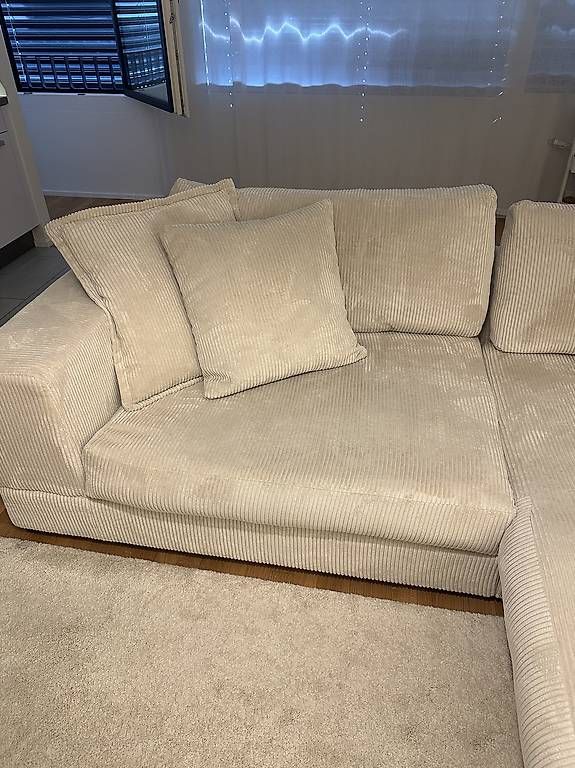 Conforama Divani: Canapé d'angle velours beige – Usato da Genève venduto da anj_9y2p 2