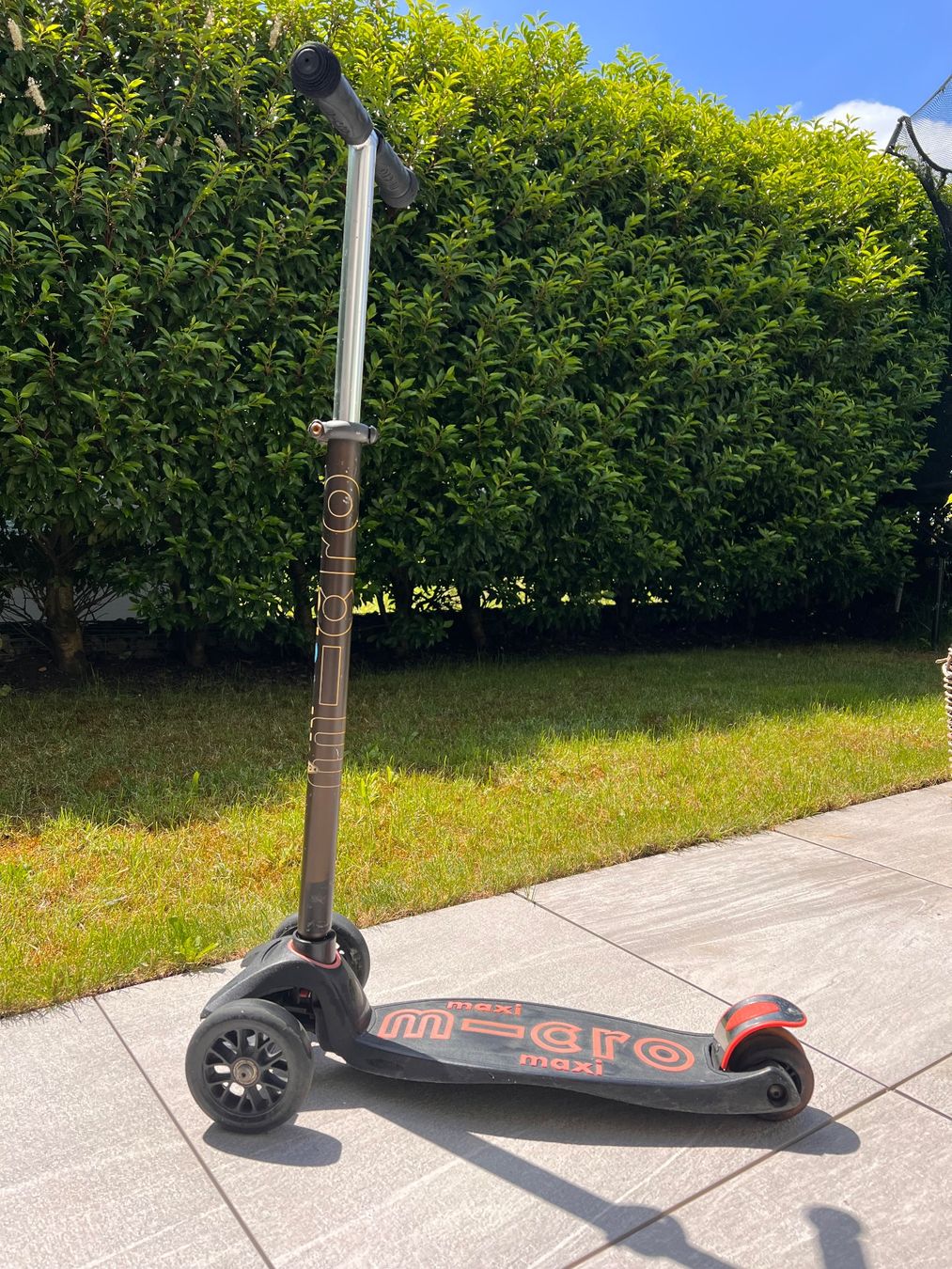 Micro Kickboard: Micro Scooter Maxi - schwarz – Usato da Ebertswil venduto da Arula7 2