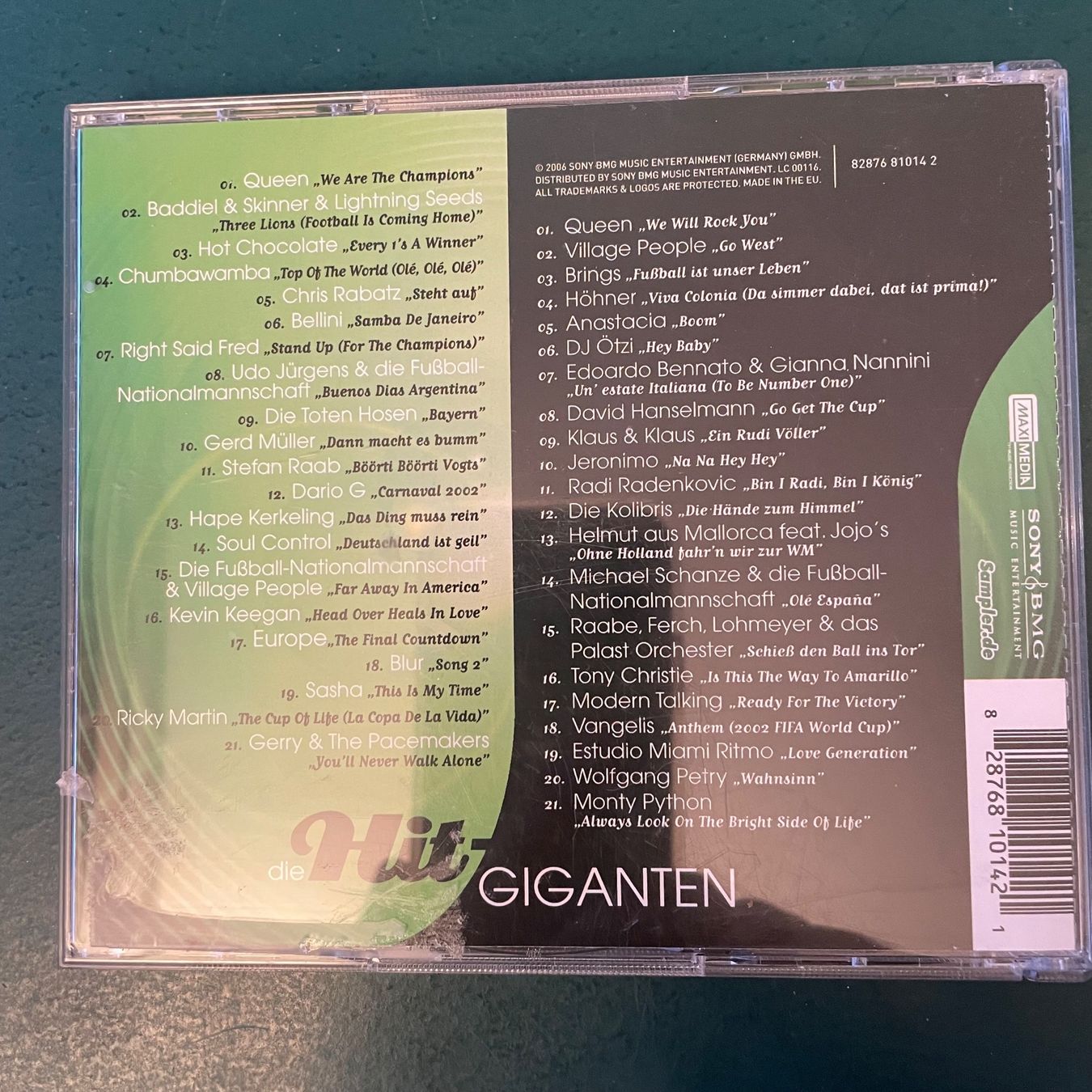 CD: DIE HIT GIGANTEN-2CD 42FUSSBALLSONGS – Usato da Rorschacherberg venduto da CD-Roli 1