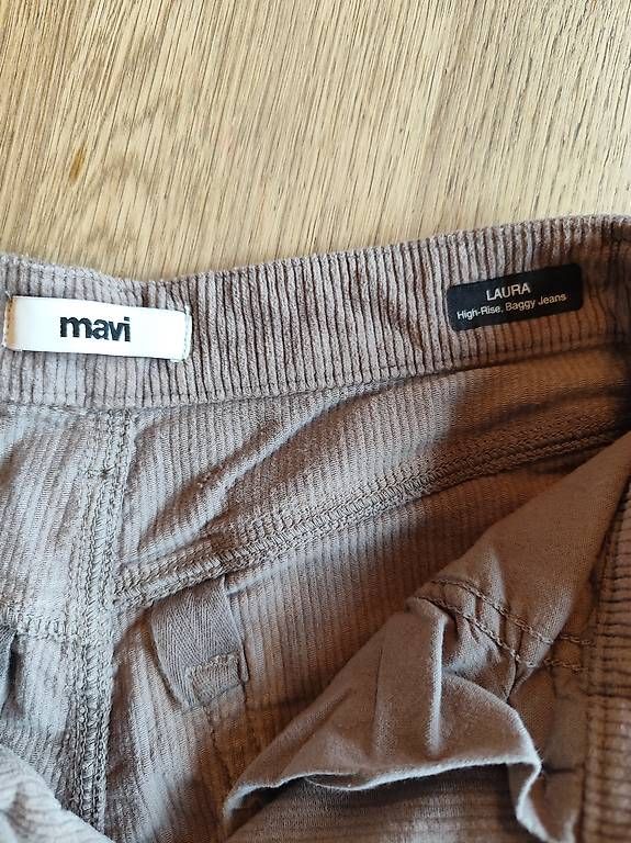 Pantaloni: Cord Hose – Usato da Flums venduto da tin_zk28 1