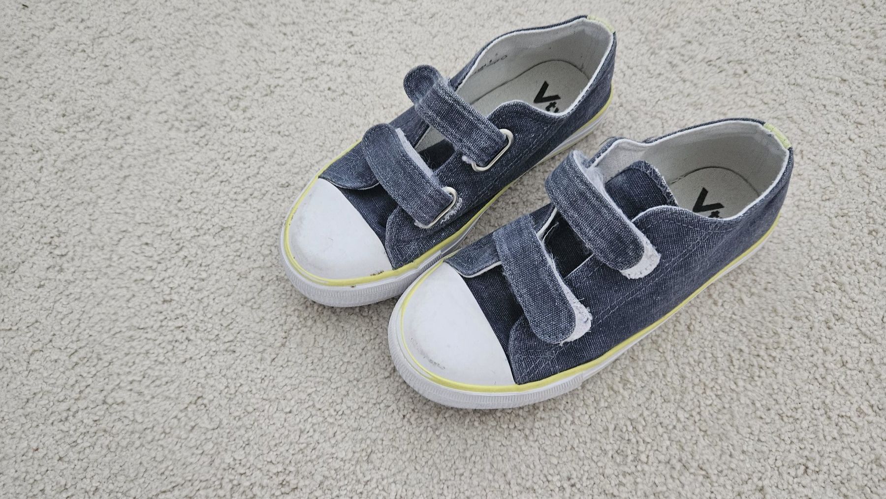 Scarpe per ragazzi: Turnschuhe Klettschuh 30 weisse Sohle – Usato da Gossau SG venduto da dolores_x 2